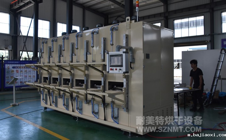 电容行业自动化对接工业烘箱